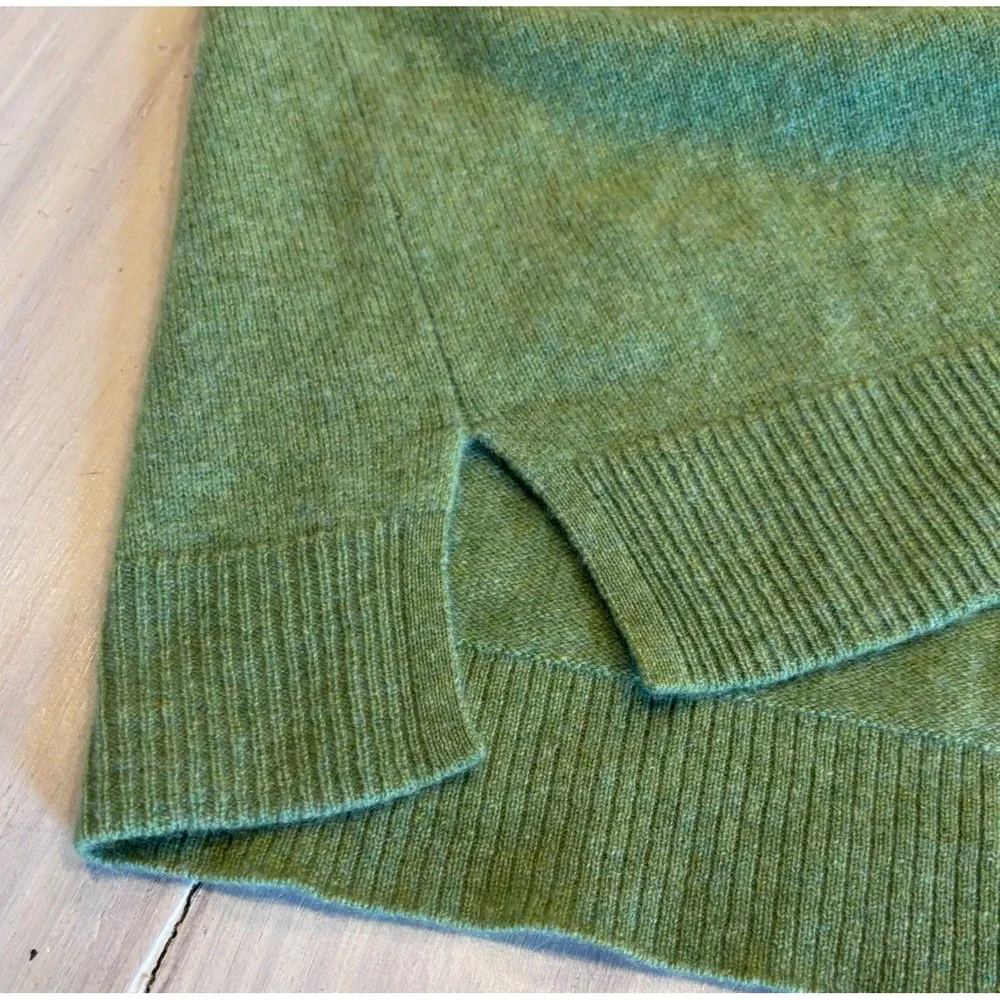 Nordstrom Womens 100% Cashmere Turtleneck Sweater Green Size L Side Slits Ribbed